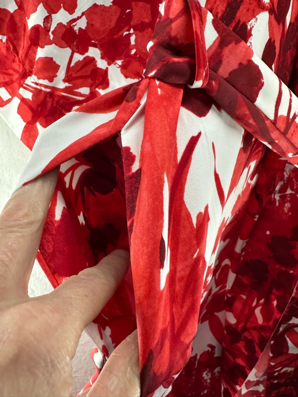 Natori Robe‎ Long Satin Wrap Floral Red White Gold Kimono Maxi Belted Pockets XL - Picture 6 of 7